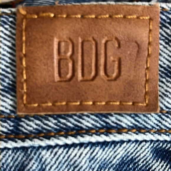 Urban Outfitters Dad Slim Taper Fit Jeans - Size 30x32 - Picture 6 of 9